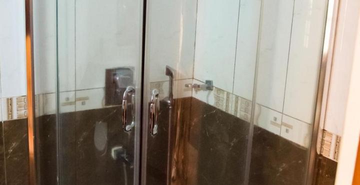 The Shelton Grand Hotel Bangalore Extérieur photo