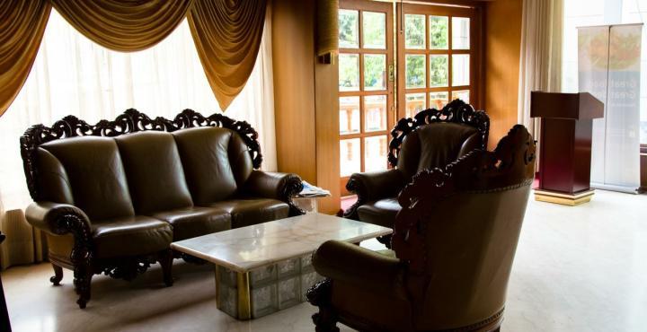 The Shelton Grand Hotel Bangalore Extérieur photo