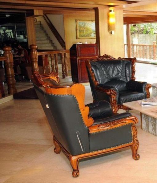 The Shelton Grand Hotel Bangalore Extérieur photo