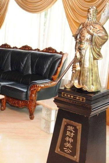 The Shelton Grand Hotel Bangalore Extérieur photo