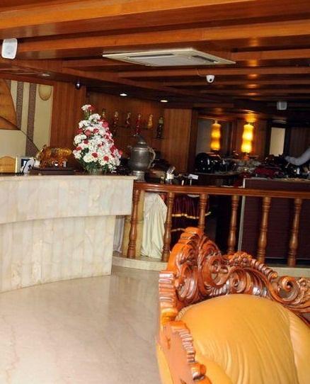 The Shelton Grand Hotel Bangalore Extérieur photo