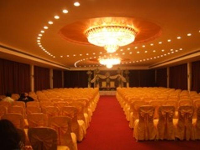 The Shelton Grand Hotel Bangalore Extérieur photo